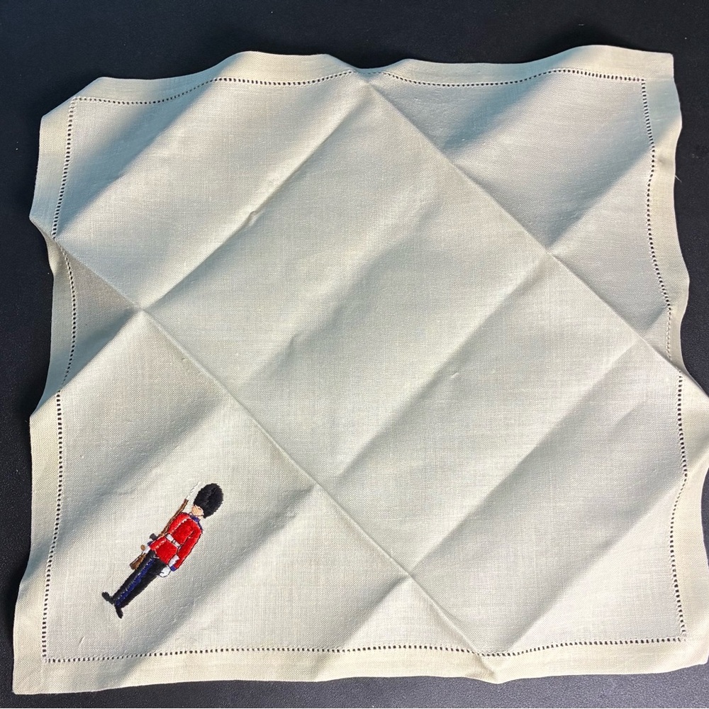 1950'S RARE VINTAGE SUNDEW IRISH LINEN EMBROIDERED TEA NAPKINS 12”x12” SQ. NWOT - Picture 7 of 7